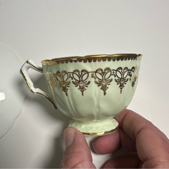 Elegant Floral Teacup and Saucer Set - Picture 7 of 7